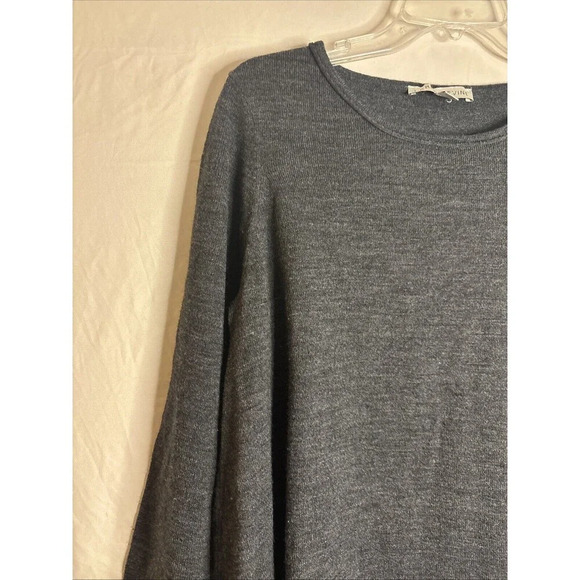 Larry Levine Women's Crew Neck Sweater Top Grey Asymmetrical Hem Size Medium - Picture 3 of 15